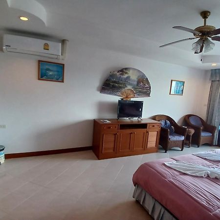Aksarai Hotel Patong Extérieur photo