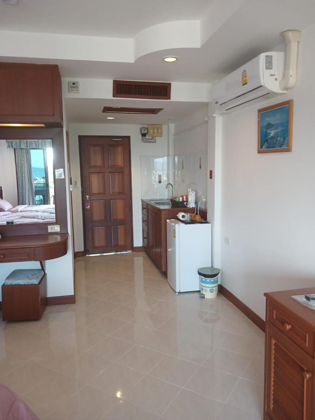 Aksarai Hotel Patong Extérieur photo
