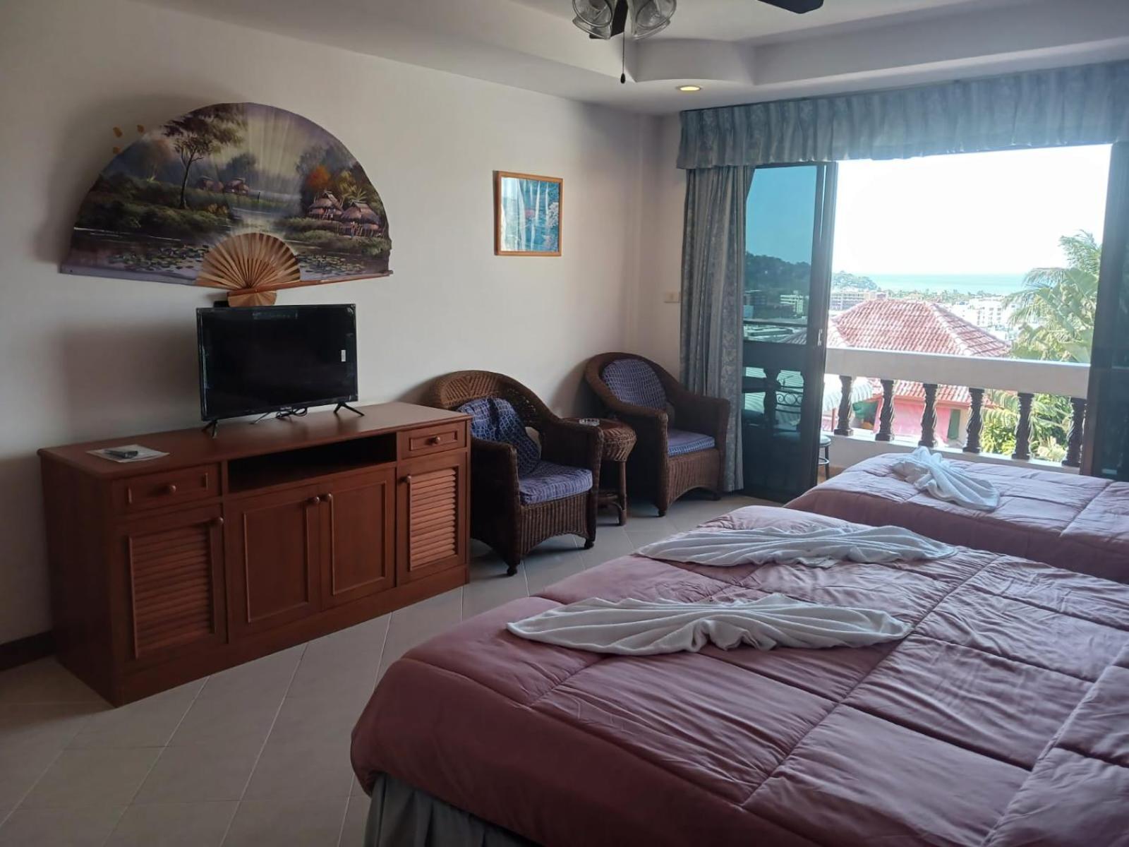 Aksarai Hotel Patong Extérieur photo