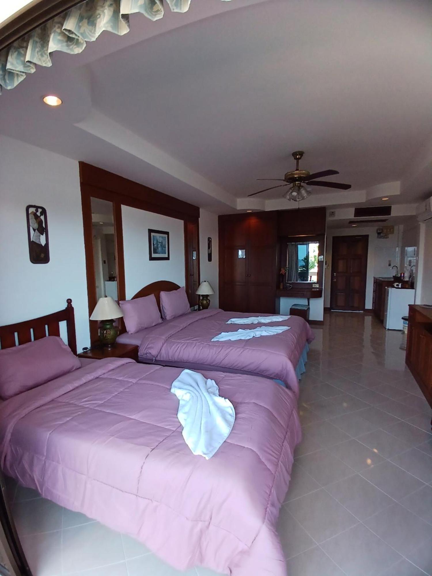 Aksarai Hotel Patong Extérieur photo