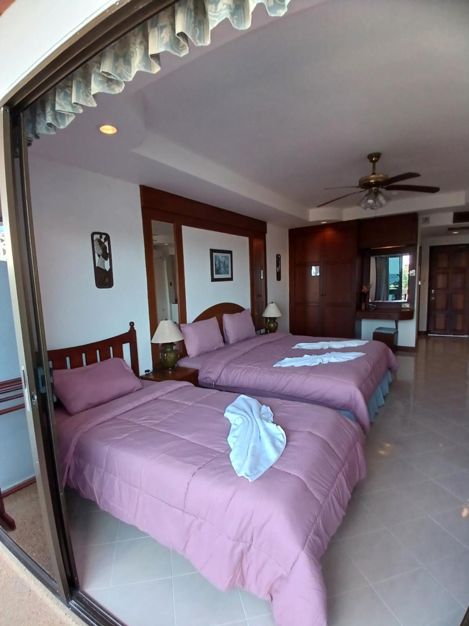 Aksarai Hotel Patong Extérieur photo