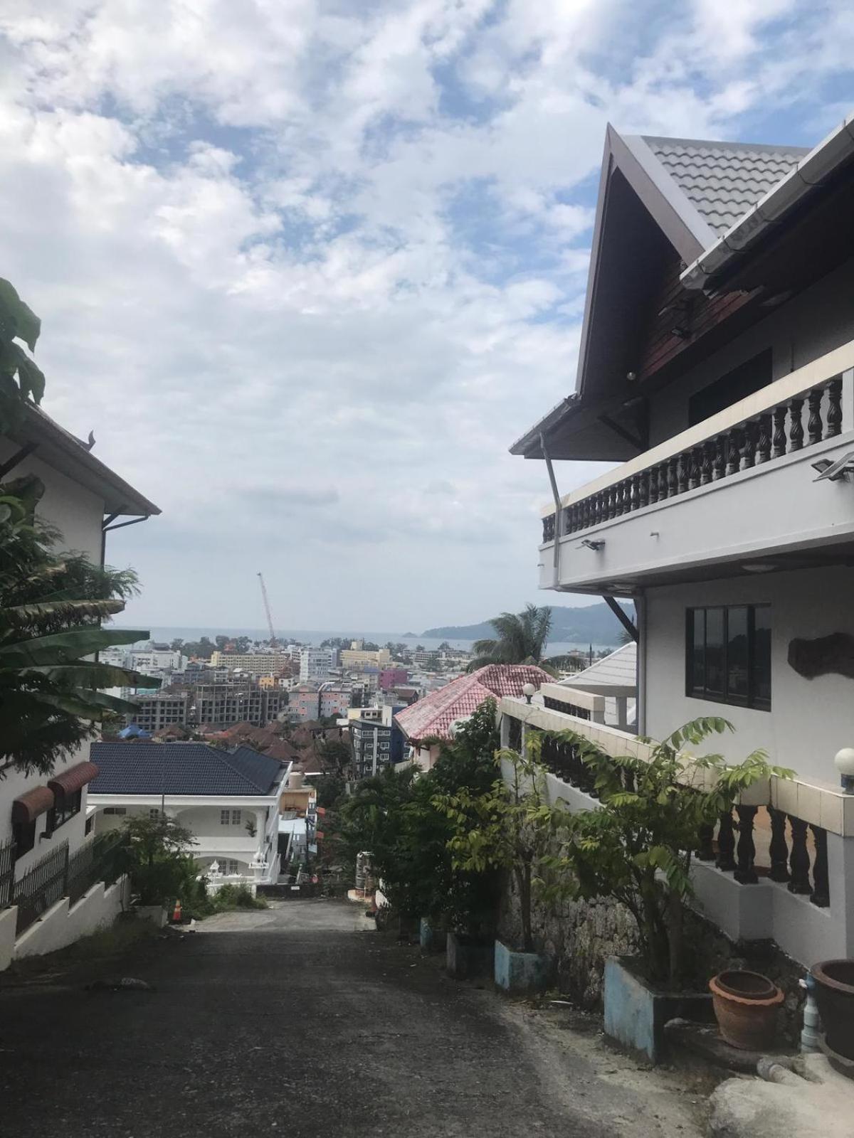 Aksarai Hotel Patong Extérieur photo