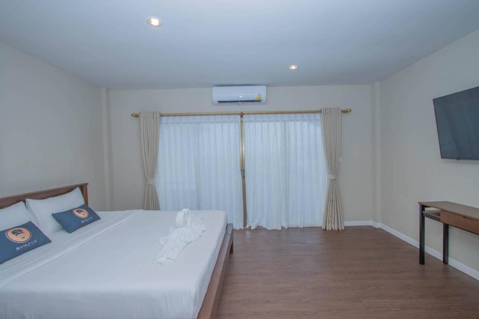 Aksarai Hotel Patong Extérieur photo